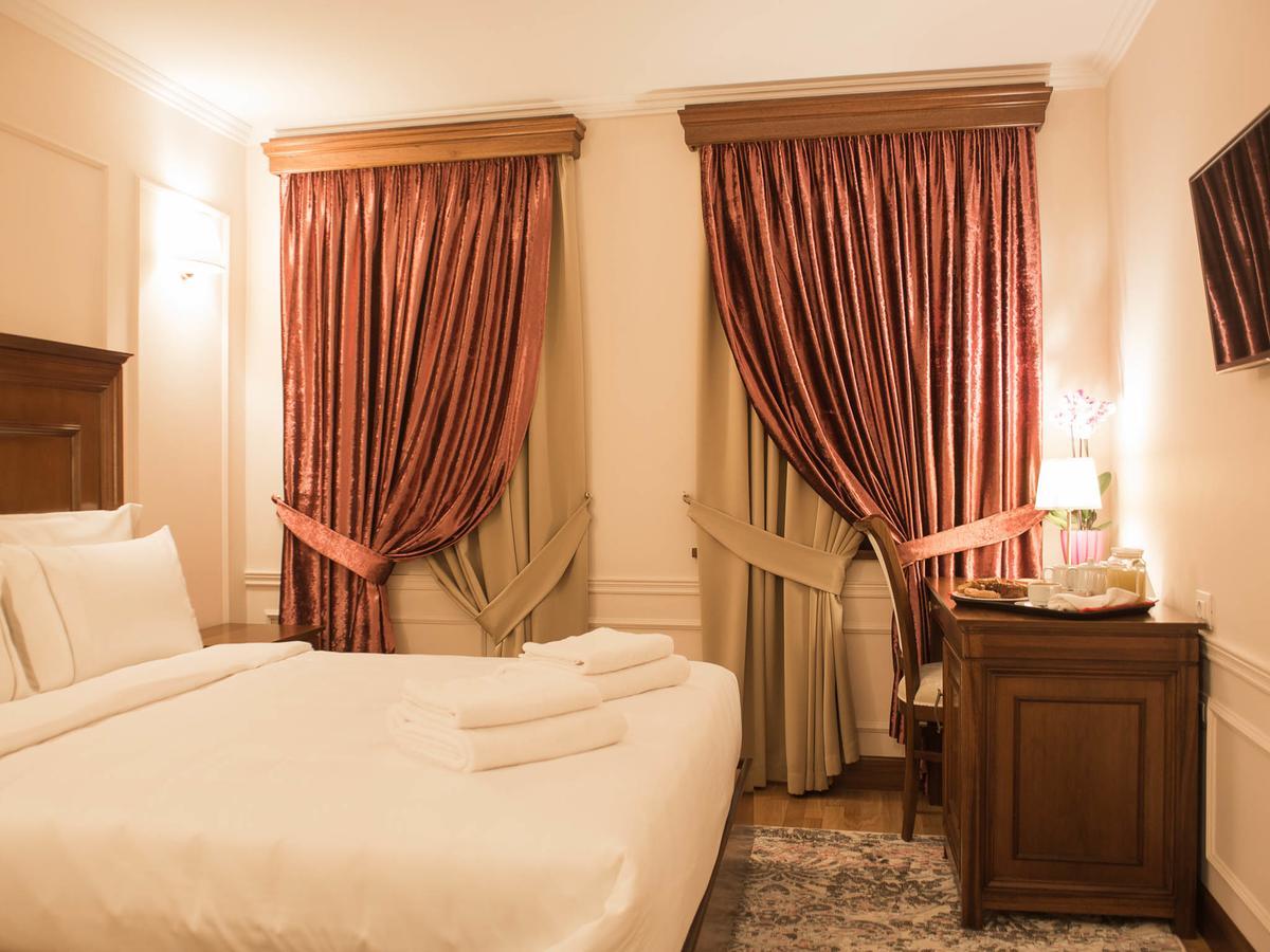 Hotel Opera Tirana Buitenkant foto